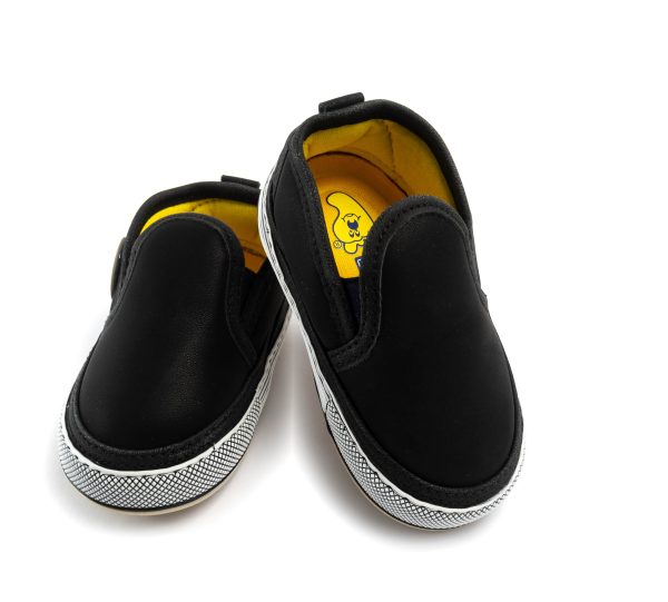 mocasin-negro-perfil